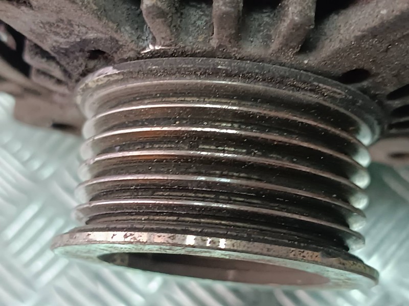 Recambio de alternador para ford focus c-max (cap) trend (d) referencia OEM IAM 3M5T10300KC R6ZCC 1042105760