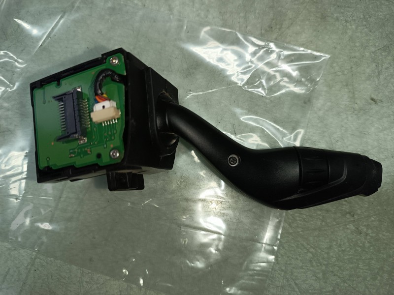 Recambio de mando limpia para ford focus lim. (cb4) titanium referencia OEM IAM AV6T17A553AC  