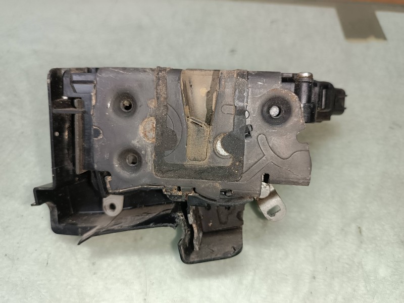 Recambio de cerradura puerta delantera izquierda para ford focus lim. (cb4) titanium referencia OEM IAM 3M5AR21813ET  ELECTRICA