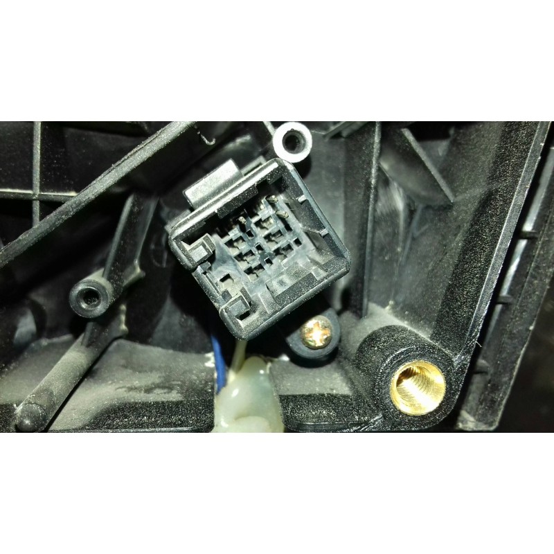 Recambio de retrovisor derecho para kia shuma ii 1.6 ls 4 berlina referencia OEM IAM 012151  ELECTRICO