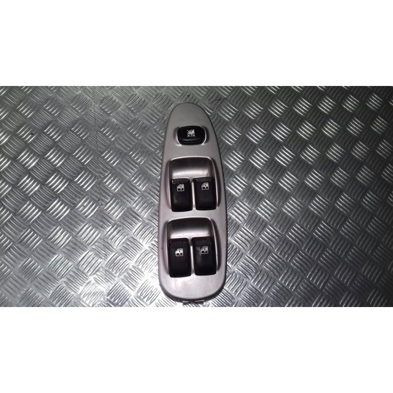 Recambio de mando elevalunas delantero izquierdo para kia shuma ii 1.6 ls 4 berlina referencia OEM IAM 020926  