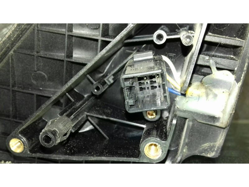 Recambio de retrovisor izquierdo para kia shuma ii 1.6 ls 4 berlina referencia OEM IAM 012152  ELECTRICO