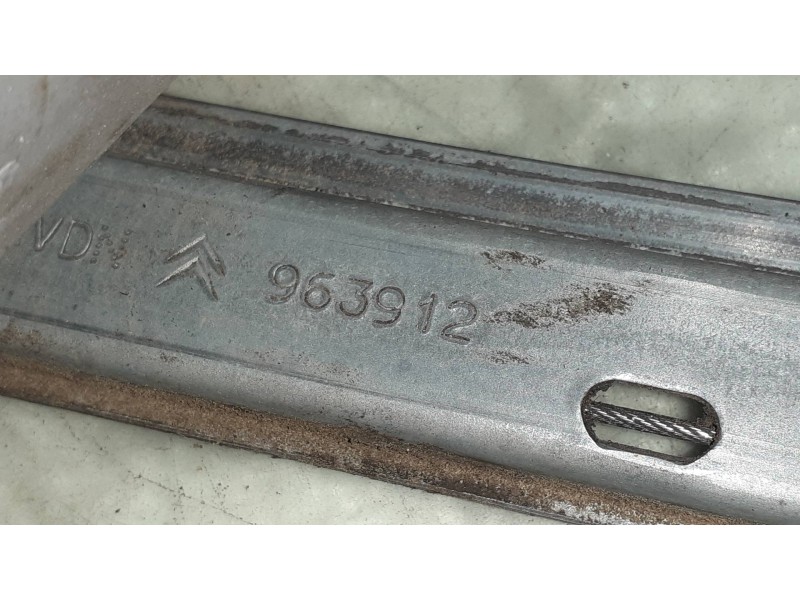 Recambio de elevalunas delantero derecho para citroen c3 1.4 hdi premier referencia OEM IAM 963912  ELECTRICO