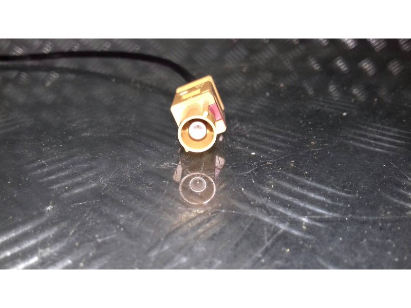 Recambio de antena para volkswagen golf v berlina (1k1) highline referencia OEM IAM 1K6035577R  