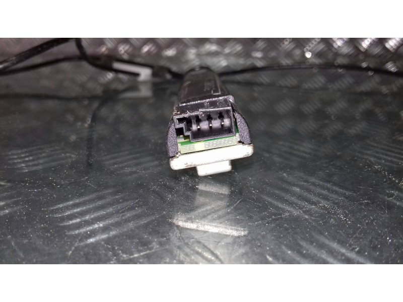 Recambio de antena para volkswagen golf v berlina (1k1) highline referencia OEM IAM 1K6035577R  