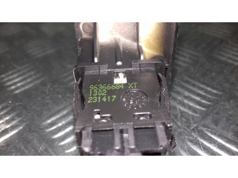 Recambio de interruptor para peugeot 307 (s1) xt referencia OEM IAM 96366684XT  CIERRE PUERTAS
