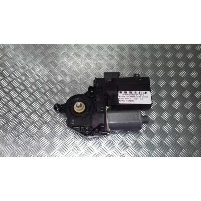 Recambio de motor elevalunas delantero derecho para peugeot 307 (s1) xt referencia OEM IAM 9634457480 0130821766 BROSE