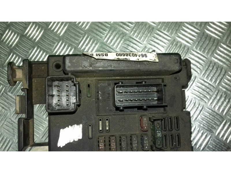 Recambio de caja reles / fusibles para peugeot 307 (s1) xt referencia OEM IAM 9644038680 BSMB3 DELPHI