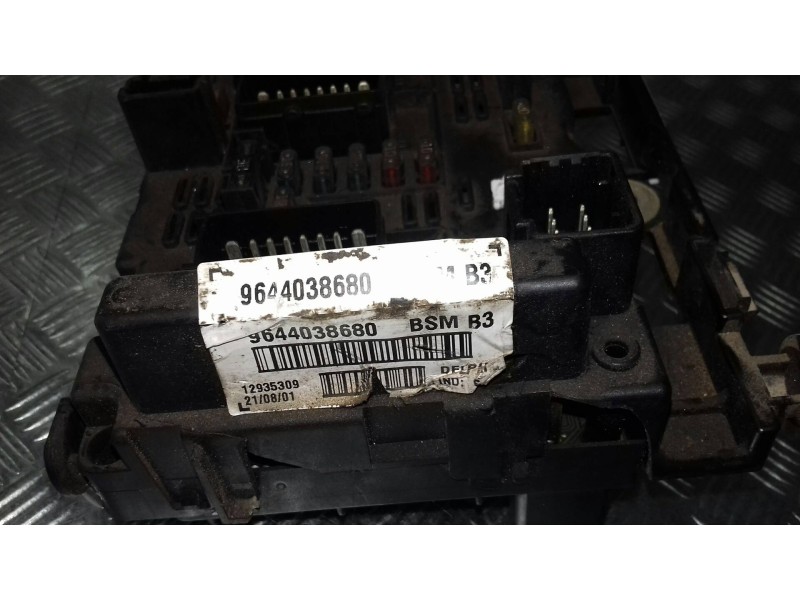Recambio de caja reles / fusibles para peugeot 307 (s1) xt referencia OEM IAM 9644038680 BSMB3 DELPHI