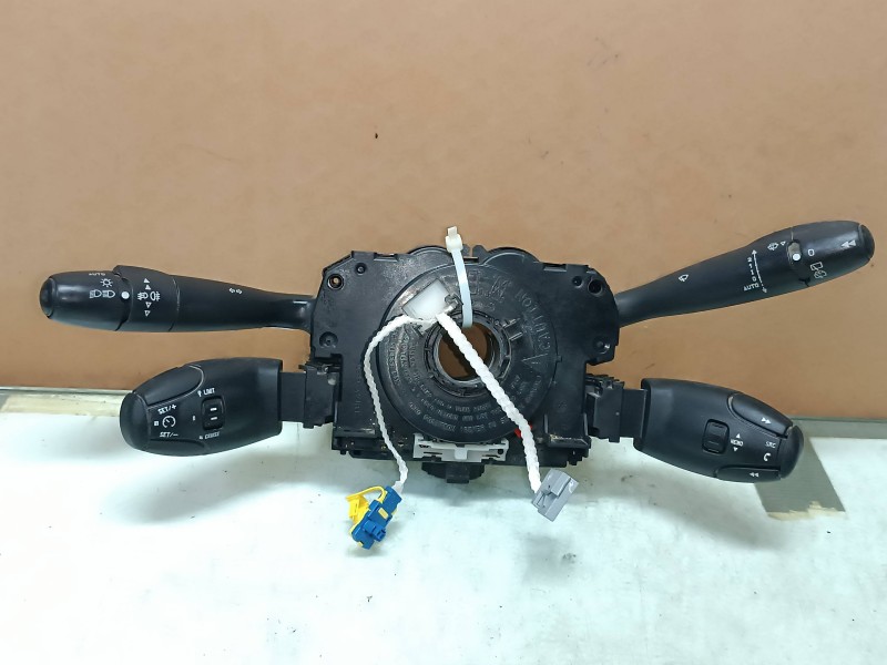 Recambio de mando luces para peugeot 308 sport referencia OEM IAM 96643943XT COM2005 DELPHI