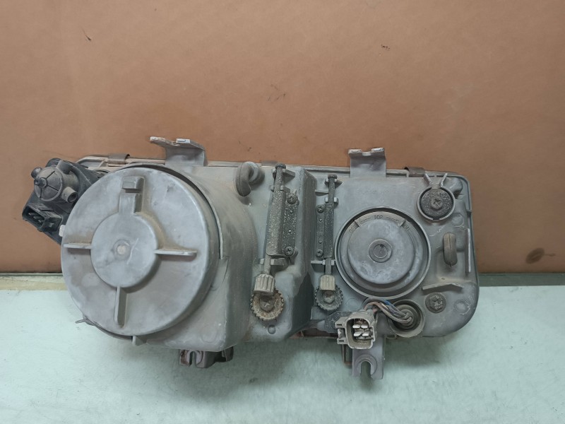 Recambio de faro izquierdo para tata safari 2.0 referencia OEM IAM 15080003L  