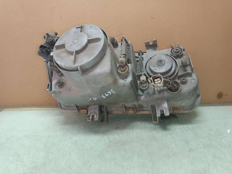 Recambio de faro izquierdo para tata safari 2.0 referencia OEM IAM 15080003L  