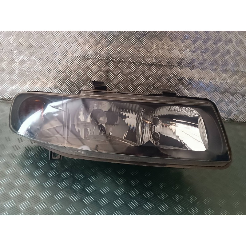 Recambio de faro derecho para seat toledo (1m2) select referencia OEM IAM 087481  VALEO