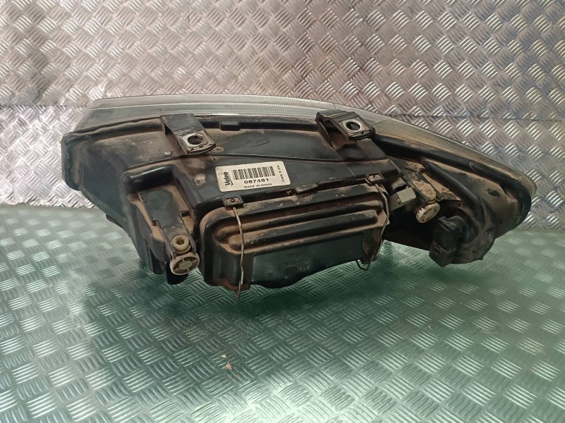 Recambio de faro derecho para seat toledo (1m2) select referencia OEM IAM 087481  VALEO