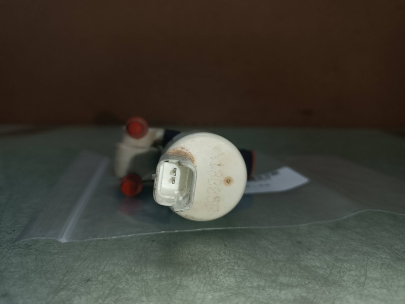 Recambio de bomba limpia para peugeot 308 sport referencia OEM IAM 9632984980  CONECTOR 2 PINES