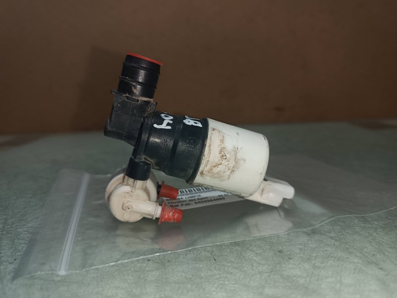 Recambio de bomba limpia para peugeot 308 sport referencia OEM IAM 9632984980  CONECTOR 2 PINES