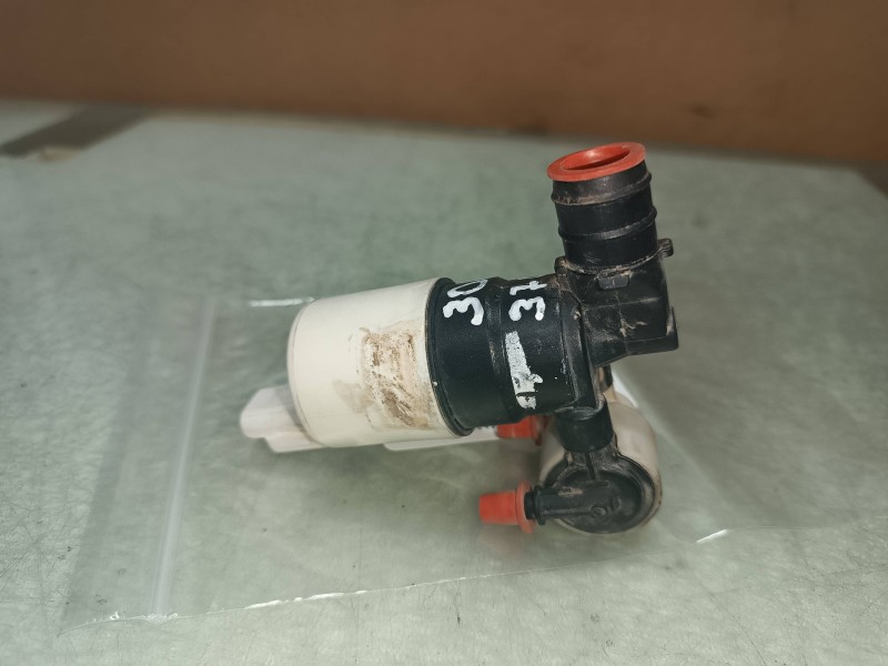 Recambio de bomba limpia para peugeot 308 sport referencia OEM IAM 9632984980  CONECTOR 2 PINES