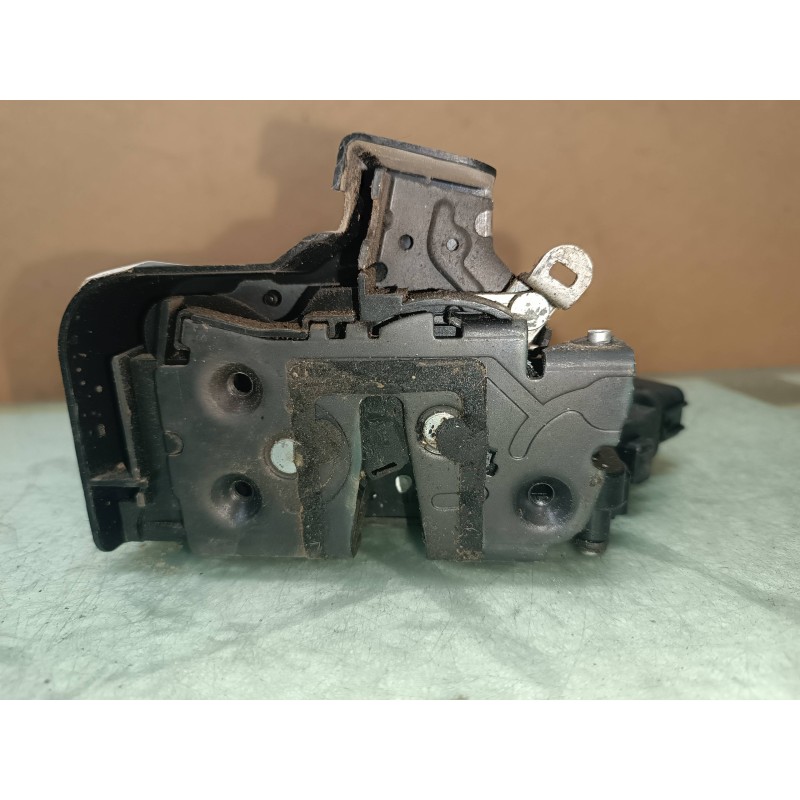 Recambio de cerradura puerta delantera derecha para ford focus lim. (cb4) titanium referencia OEM IAM 7M5AR21812AA NEGRO ELECTRI