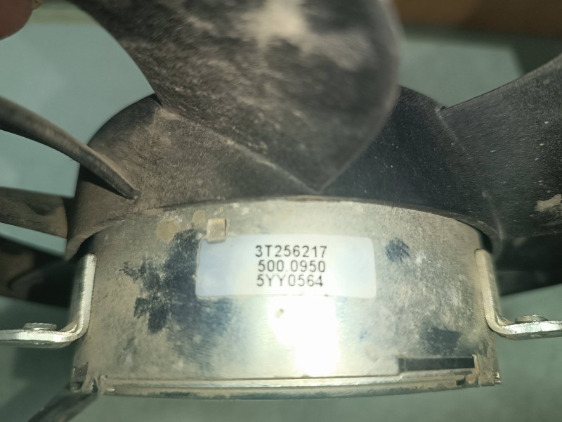 Recambio de electroventilador para ford focus lim. titanium referencia OEM IAM 5YY0564 5000950 3T256217