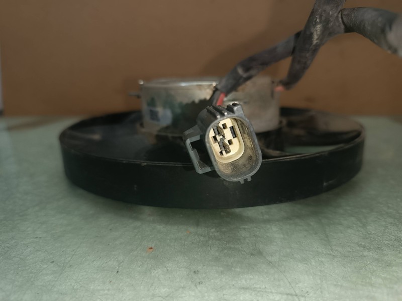 Recambio de electroventilador para ford focus lim. titanium referencia OEM IAM 5YY0564 5000950 3T256217