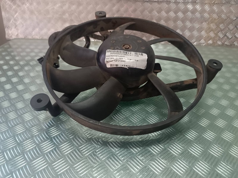 Recambio de electroventilador para seat leon (1m1) signo referencia OEM IAM 1J0121206D  CONECTOR 3 PINES