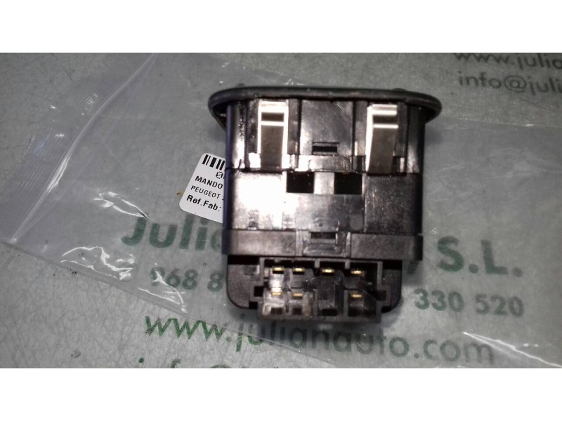 Recambio de mando retrovisor para peugeot 206 berlina xt referencia OEM IAM   REGULADOR RETROVISOR