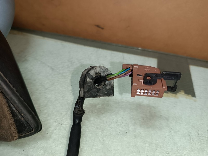 Recambio de retrovisor izquierdo para peugeot 407 st confort referencia OEM IAM P8149VR  ELECTRICO