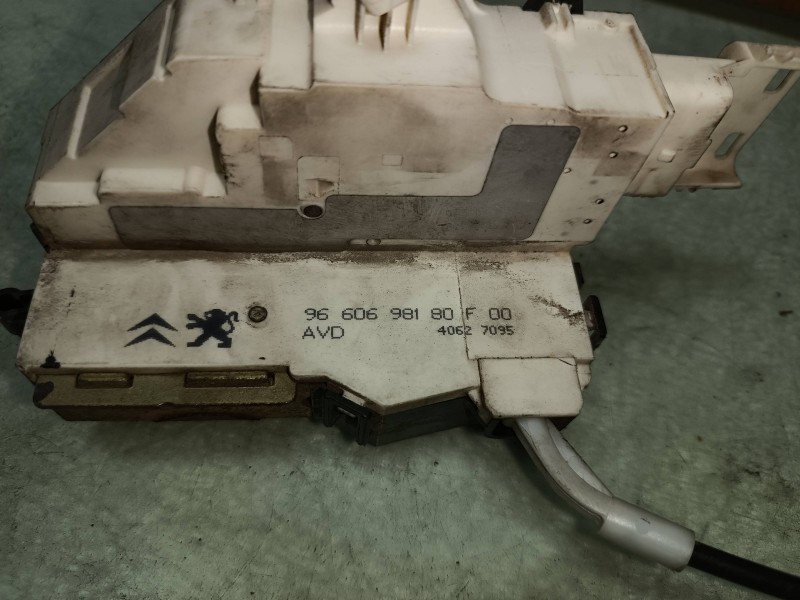 Recambio de cerradura puerta delantera derecha para peugeot 407 st confort referencia OEM IAM 9660698180F BLANCO ELECTRICA