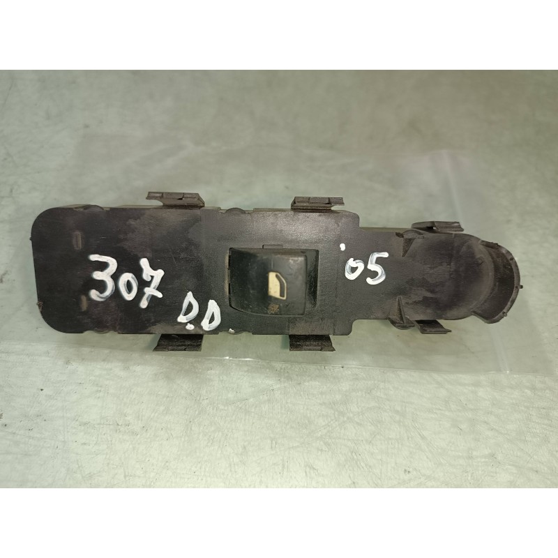 Recambio de mando elevalunas delantero derecho para peugeot 307 (s1) xs referencia OEM IAM 96351625XT  CONECTOR 4 PINES