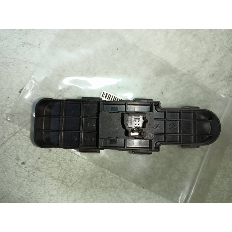 Recambio de mando elevalunas delantero derecho para peugeot 307 (s1) xs referencia OEM IAM 96351625XT  CONECTOR 4 PINES