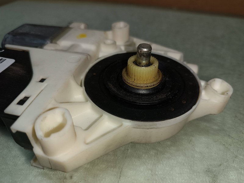 Recambio de motor elevalunas delantero izquierdo para peugeot 407 st confort referencia OEM IAM 9646594580 1137328125 0130822200