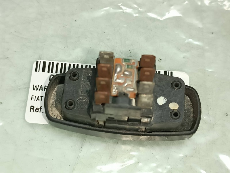 Recambio de warning para fiat bravo (182) 1.4 12v cat referencia OEM IAM A223  CONECTOR 8 PINES