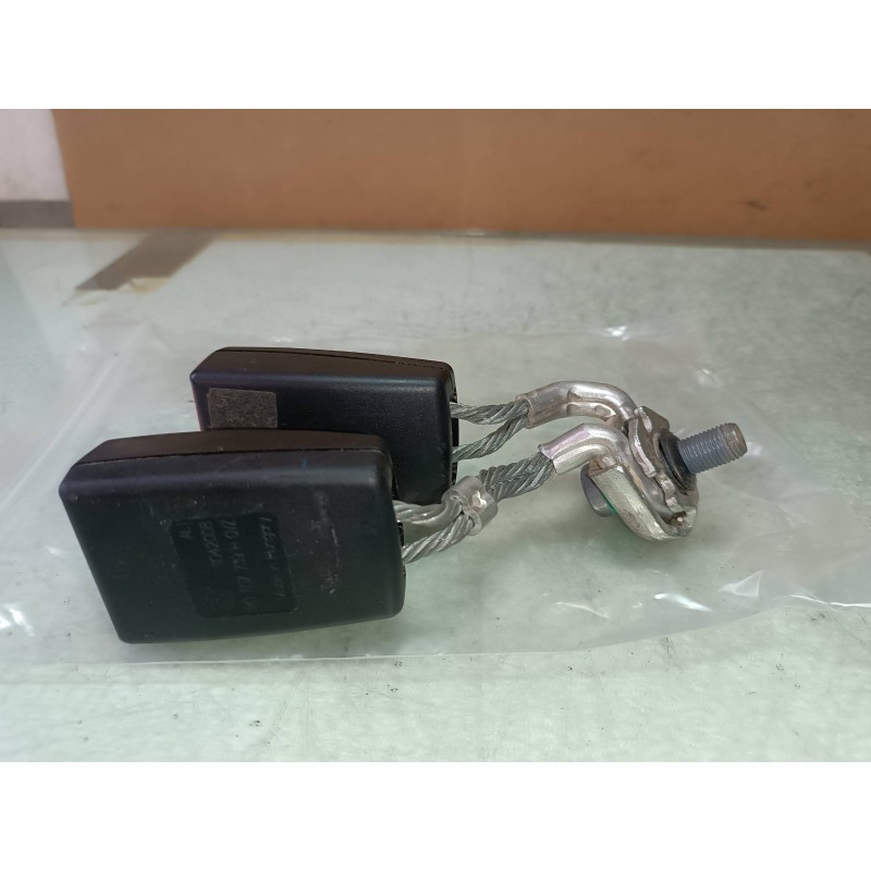 Recambio de cinturon seguridad trasero derecho para seat leon (1m1) 1.9 tdi referencia OEM IAM 1K0857739H  ANCLAJE CINTURON