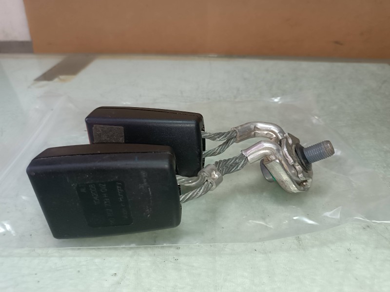 Recambio de cinturon seguridad trasero derecho para seat leon (1m1) 1.9 tdi referencia OEM IAM 1K0857739H  ANCLAJE CINTURON