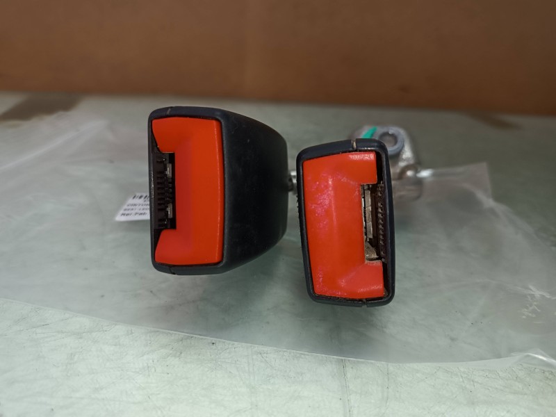 Recambio de cinturon seguridad trasero derecho para seat leon (1m1) 1.9 tdi referencia OEM IAM 1K0857739H  ANCLAJE CINTURON