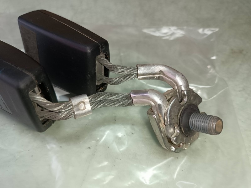 Recambio de cinturon seguridad trasero derecho para seat leon (1m1) 1.9 tdi referencia OEM IAM 1K0857739H  ANCLAJE CINTURON