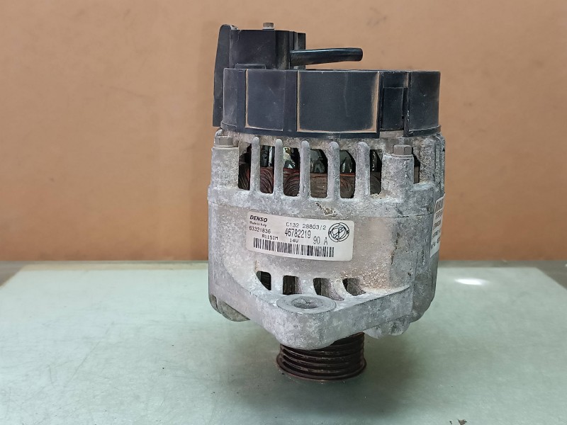 Recambio de alternador para alfa romeo 147 (190) 1.6 16v cat referencia OEM IAM 46782219 DENSO 90A