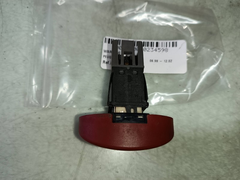 Recambio de warning para peugeot 206 berlina xr referencia OEM IAM   CONECTOR 4 PINES