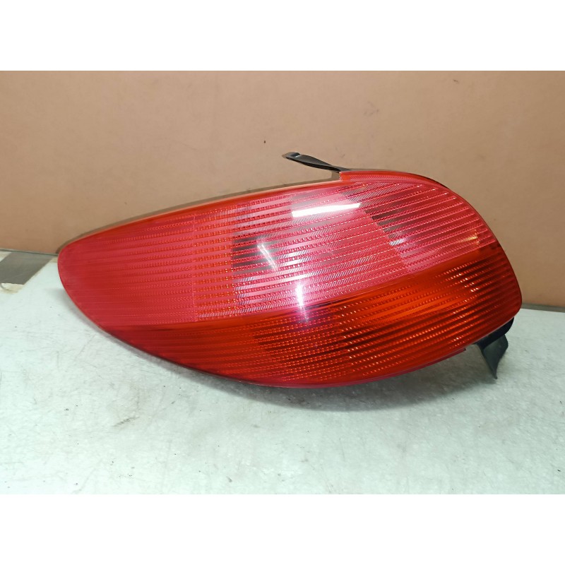 Recambio de piloto trasero izquierdo para peugeot 206 berlina xr referencia OEM IAM 2531G  