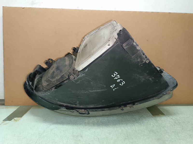 Recambio de faro izquierdo para chrysler voyager (rg) 2.5 crd executive referencia OEM IAM 5870100000 04857703AB 