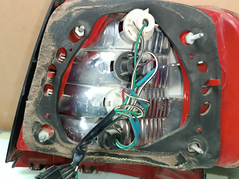 Recambio de piloto trasero izquierdo para audi a4 berlina (b5) 1.9 tdi referencia OEM IAM   