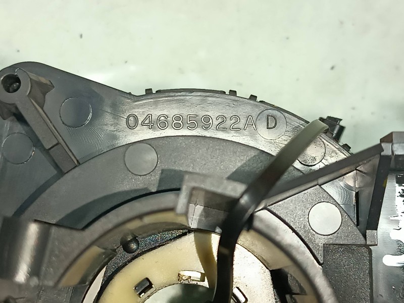 Recambio de anillo airbag para chrysler voyager (rg) 2.5 crd executive referencia OEM IAM 04685922A  