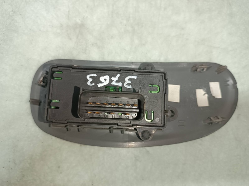 Recambio de mando elevalunas delantero izquierdo para chrysler voyager (rg) 2.5 crd executive referencia OEM IAM 746797084 30505