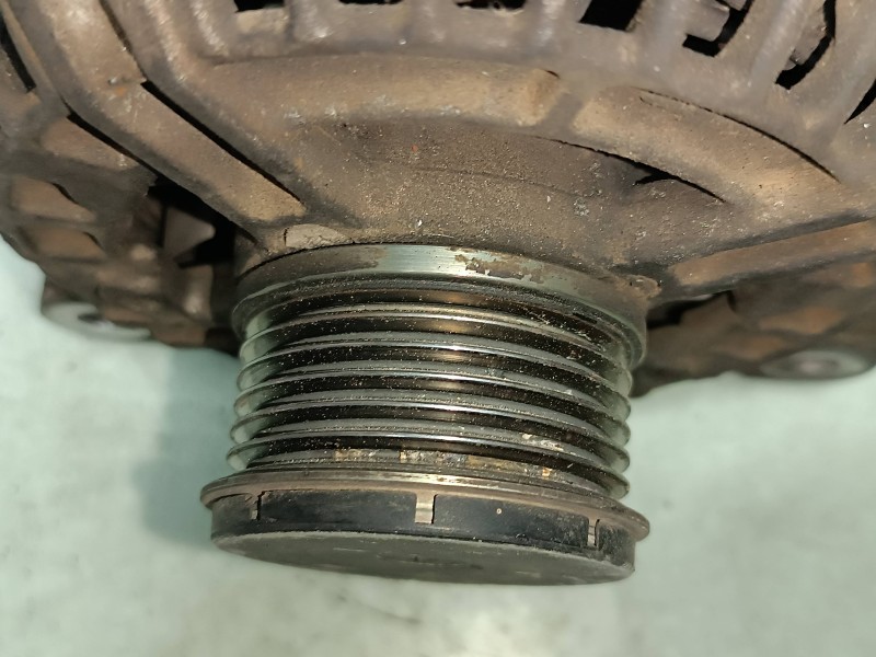 Recambio de alternador para peugeot 307 (s1) xs referencia OEM IAM 9646321880 BOSCH CL15