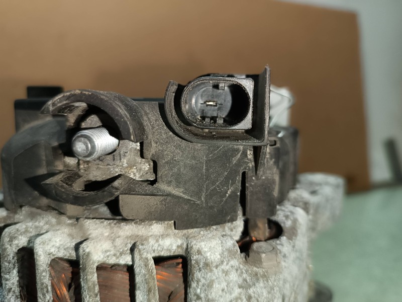 Recambio de alternador para ford focus lim. (cb8) sport referencia OEM IAM AV6N10300GC VALEO 