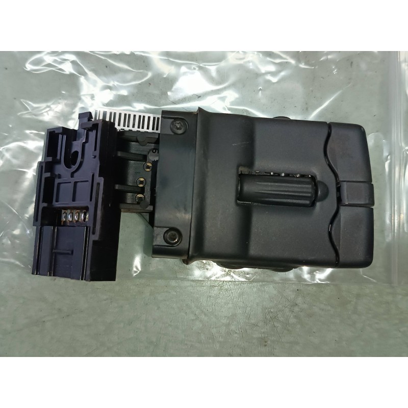 Recambio de mando multifuncion para renault megane ii berlina 3p confort authentique referencia OEM IAM 8200103769  RADIO