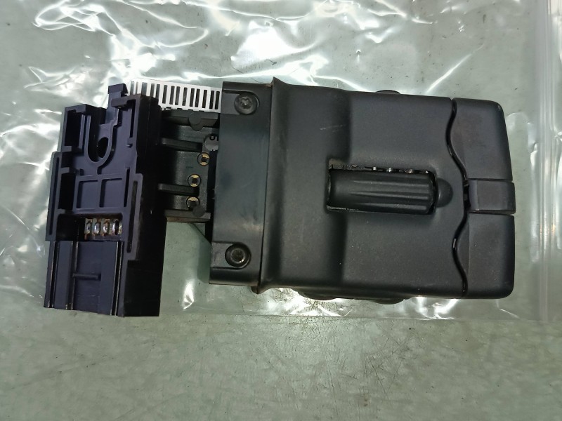 Recambio de mando multifuncion para renault megane ii berlina 3p confort authentique referencia OEM IAM 8200103769  RADIO