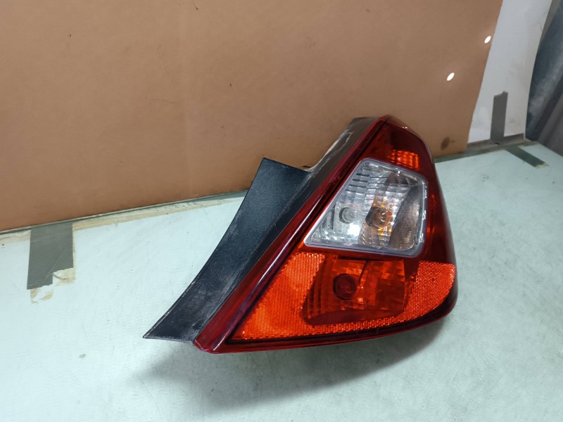 Recambio de piloto trasero derecho para opel corsa d catch me referencia OEM IAM 13188046  VALEO