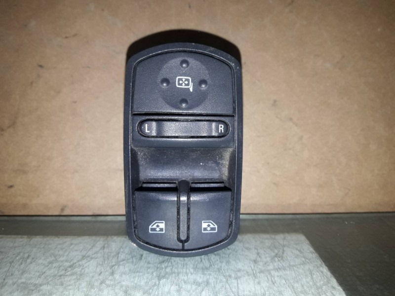 Recambio de mando elevalunas delantero izquierdo para opel corsa d catch me referencia OEM IAM 13258521  