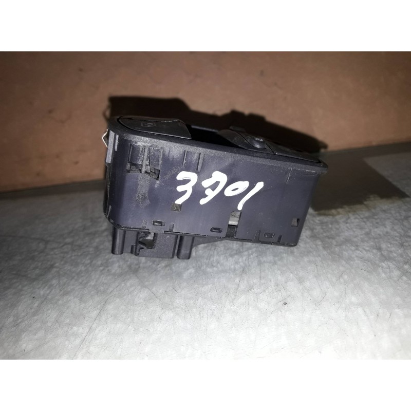 Recambio de mando elevalunas delantero izquierdo para opel corsa d catch me referencia OEM IAM 13258521  